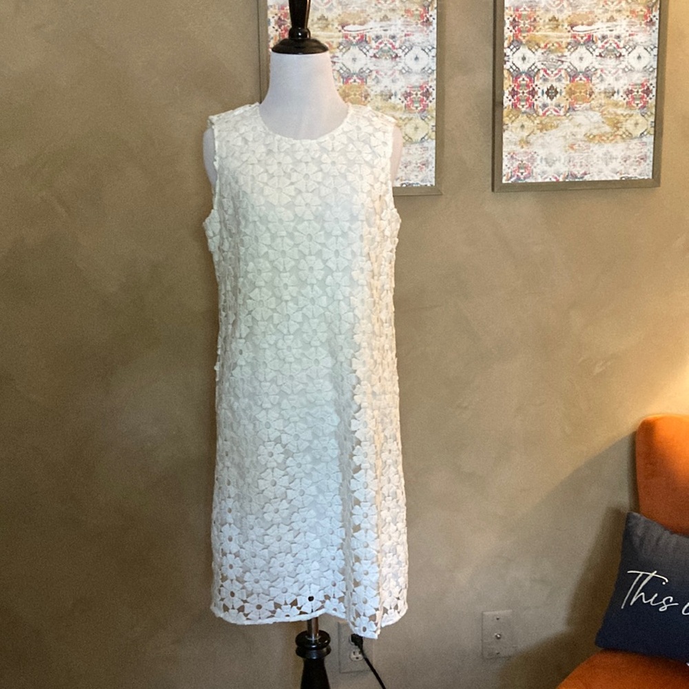 DKNY sz 6 white flower lace dress bridal shower Easter